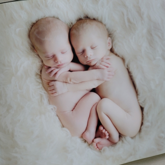 Newborn Photography Book - Sleeping Beauties - Newborns in Dreamland - Picture 9 of 11